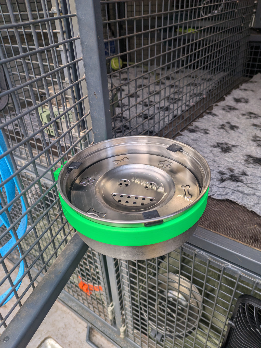 Monty Bracket Bowl Holder and Anti Spill Bowl