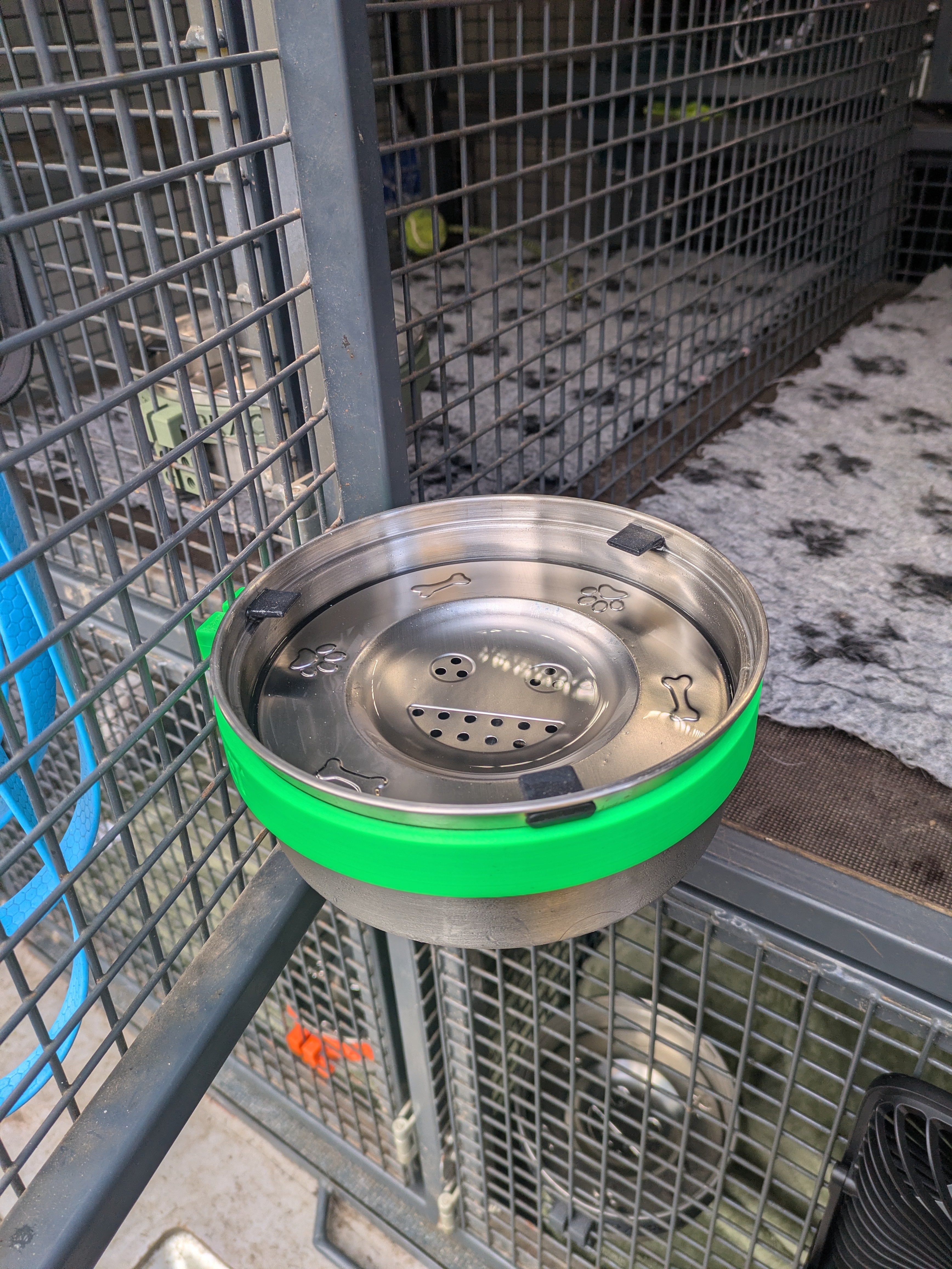 Monty Bracket Bowl Holder and Anti Spill Bowl