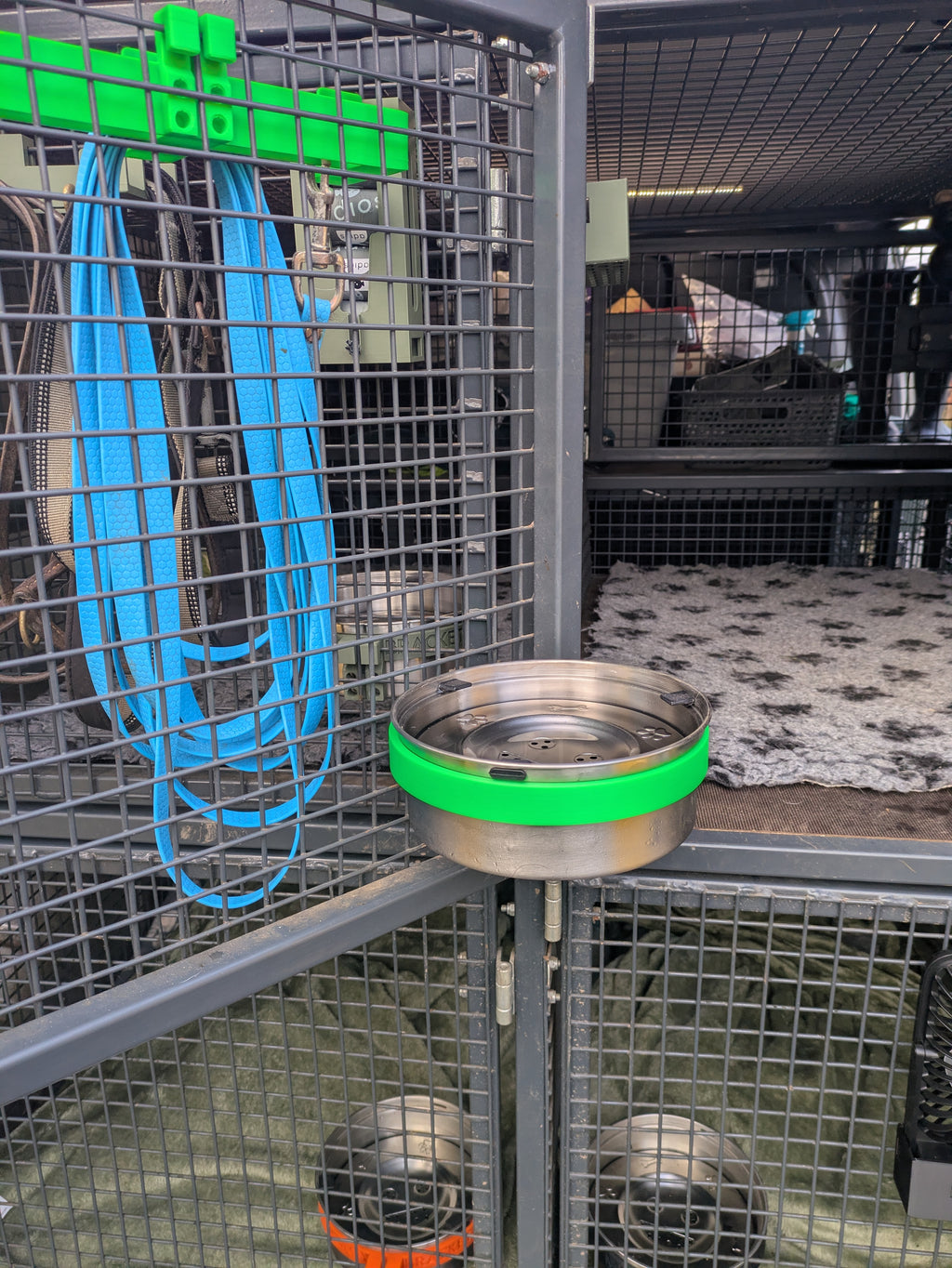 Monty Bracket Bowl Holder