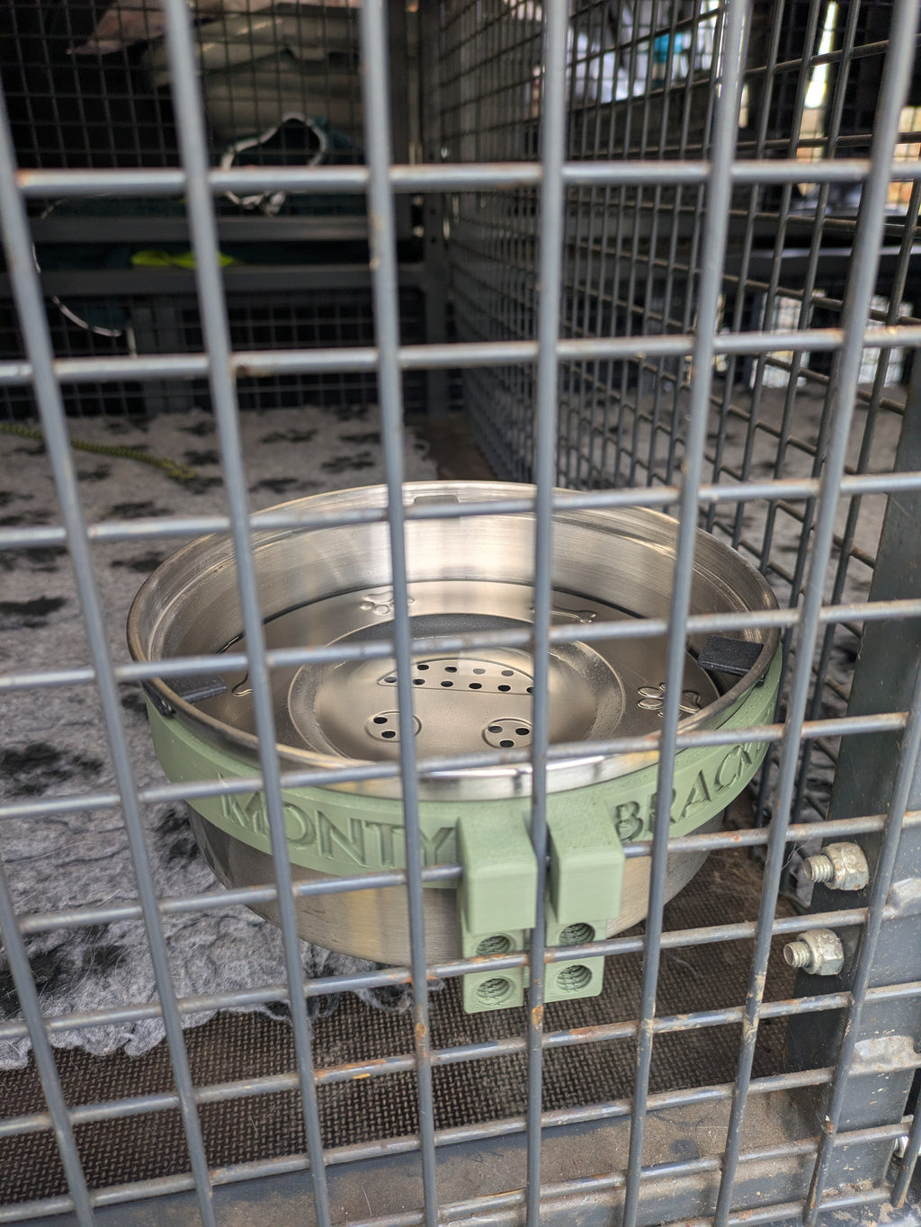 Monty Bracket Bowl Holder and Anti Spill Bowl