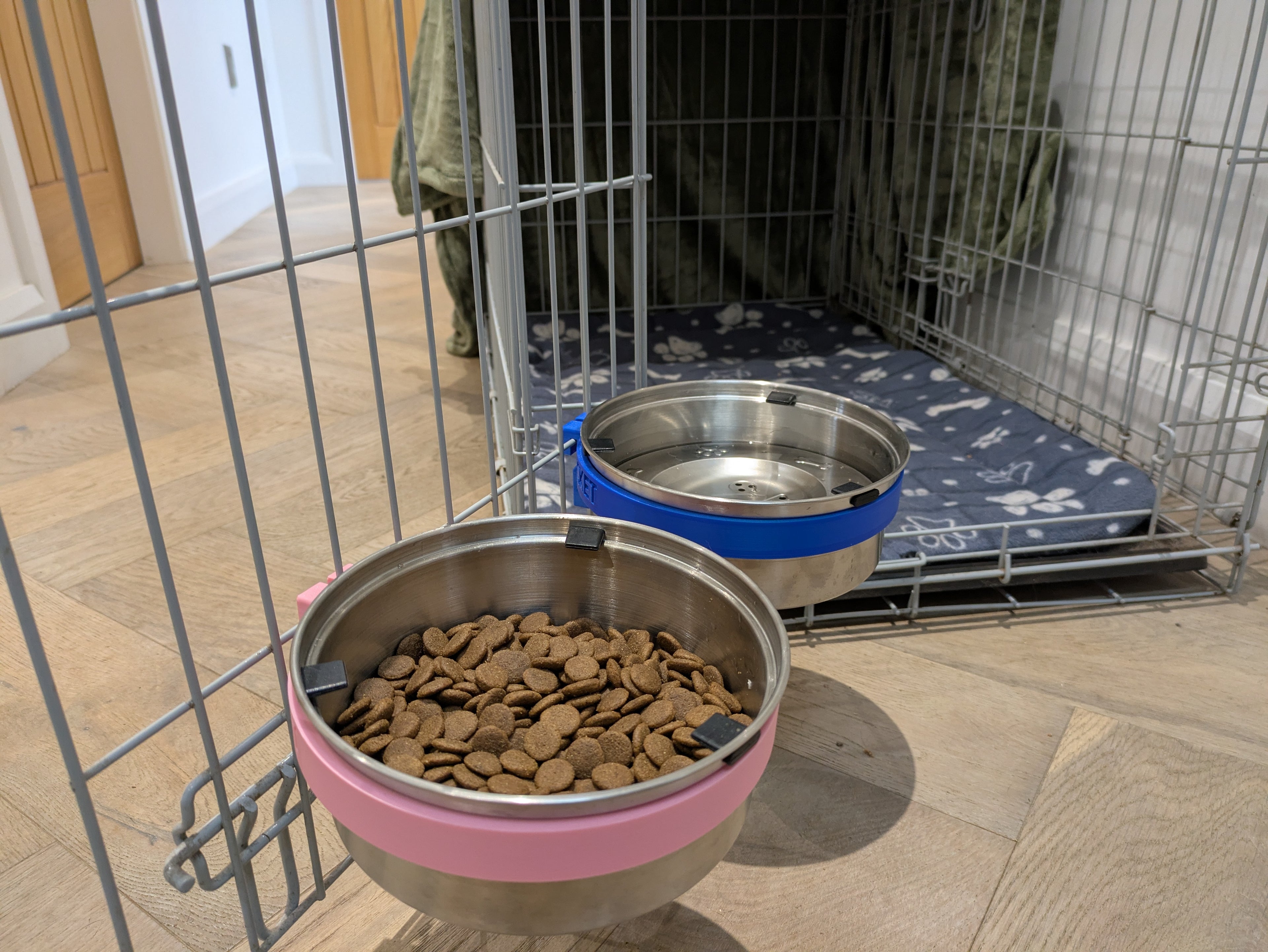 Monty Bracket Bowl Holder