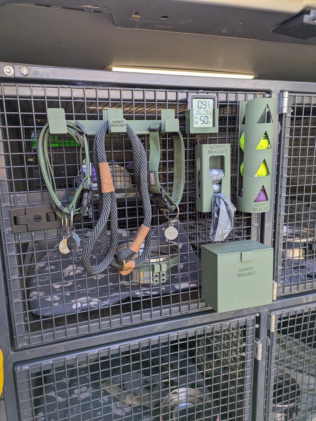 Monty Bracket Digital Thermometer