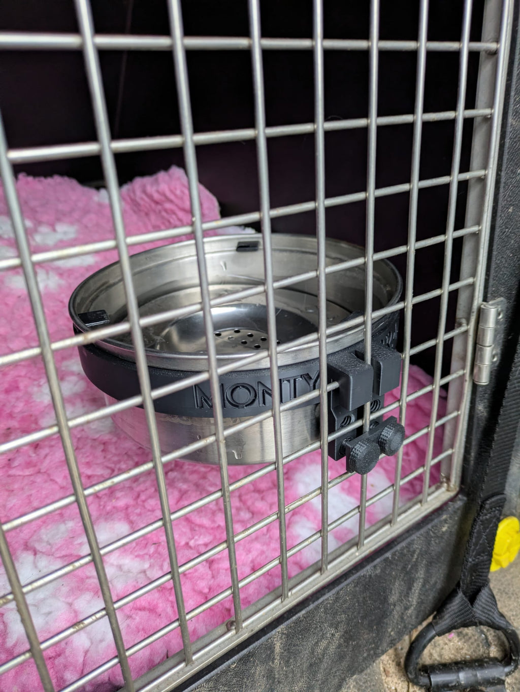 Monty Bracket Bowl Holder