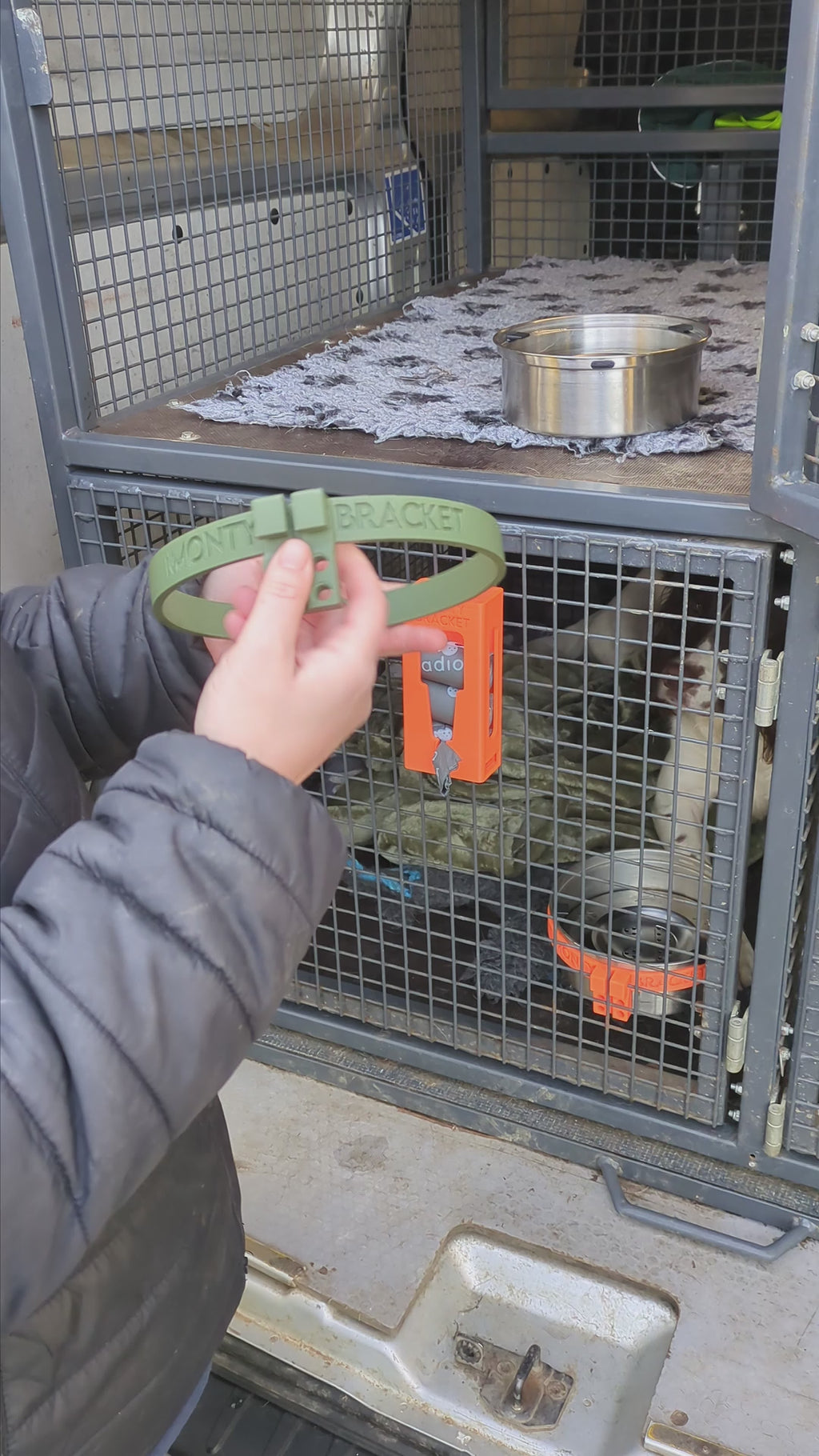 Monty Bracket Bowl Holder